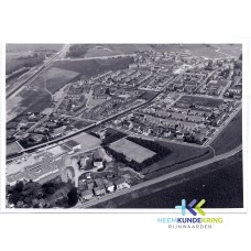 Lobith 08-1974 Luchtfoto Omgeving Molen tennisveld-Boterdijk Coll. G.B.Janssen (11)